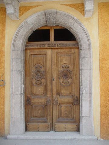 corso vitt. emanuele  casa caiazza  farmacia